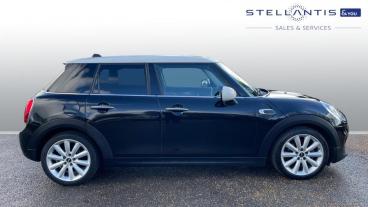 SPOTICAR Mini Hatch 1.5 Cooper Steptronic Euro 6 (s/s) 5dr Used Car - Saloon Petrol Black - Hatfield - 1200572717_2