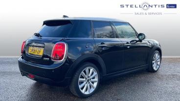 SPOTICAR Mini Hatch 1.5 Cooper Steptronic Euro 6 (s/s) 5dr Used Car - Saloon Petrol Black - Hatfield - 1200572717_3