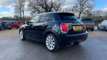 SPOTICAR Mini Hatch 1.5 Cooper Steptronic Euro 6 (s/s) 5dr Used Car - Saloon Petrol Black - Hatfield - 1200572717_5