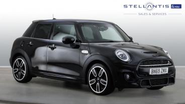 SPOTICAR Mini Hatch 2.0 Cooper S Sport Steptronic Euro 6 (s/s) 5dr Used Car - Saloon Petrol Black - Coventry - 1200573058_1