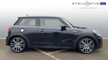 SPOTICAR Mini Hatch 2.0 Cooper S Exclusive Steptronic Euro 6 (s/s) 3dr Used Car - Saloon Petrol Black - Newport - 1200574422_2