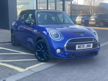 SPOTICAR Mini Hatch 2.0 Cooper S Classic Euro 6 (s/s) 5dr Used Car - Saloon Petrol Blue - Cheltenham - 1200580663_1
