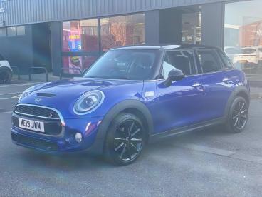 SPOTICAR Mini Hatch 2.0 Cooper S Classic Euro 6 (s/s) 5dr Used Car - Saloon Petrol Blue - Cheltenham - 1200580663_3