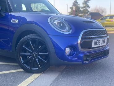 SPOTICAR Mini Hatch 2.0 Cooper S Classic Euro 6 (s/s) 5dr Used Car - Saloon Petrol Blue - Cheltenham - 1200580663_5