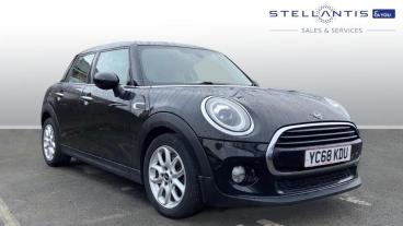 SPOTICAR Mini Hatch 1.5 Cooper Steptronic Euro 6 (s/s) 5dr Used Car - Saloon Petrol Blue - Preston - 1200580746_1