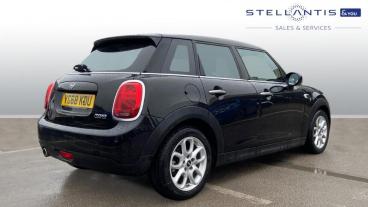 SPOTICAR Mini Hatch 1.5 Cooper Steptronic Euro 6 (s/s) 5dr Used Car - Saloon Petrol Blue - Preston - 1200580746_3