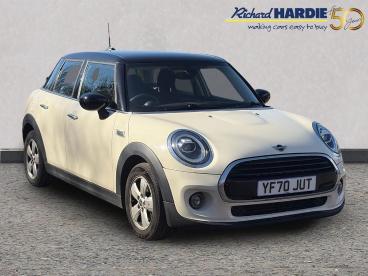 SPOTICAR Mini Hatch 1.5 Cooper Classic Steptronic Euro 6 (s/s) 5dr Used Car - Saloon Petrol White - Ashington - 1200583336_1