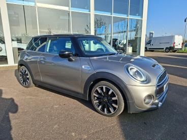 SPOTICAR Mini Hatch 2.0 Cooper S Exclusive Steptronic Euro 6 (s/s) 3dr Used Car - Saloon Petrol Silver - Boston - 1200583851_5