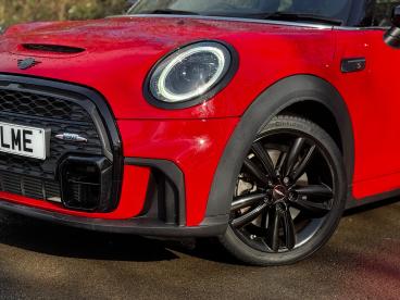 SPOTICAR Mini Hatch 2.0 Cooper S Sport Steptronic Euro 6 (s/s) 3dr Used Car - Saloon Petrol Red - Abergavenny - 1200585392_4