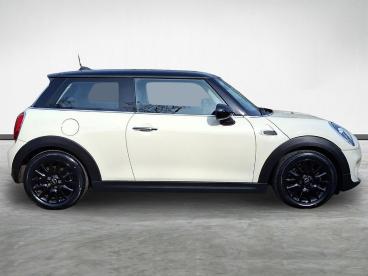 SPOTICAR Mini Hatch 1.5 Cooper Classic Euro 6 (s/s) 3dr Used Car - Saloon Petrol White - Guisborough - 1200586969_2