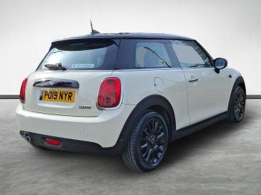 SPOTICAR Mini Hatch 1.5 Cooper Classic Euro 6 (s/s) 3dr Used Car - Saloon Petrol White - Guisborough - 1200586969_3