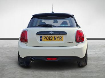 SPOTICAR Mini Hatch 1.5 Cooper Classic Euro 6 (s/s) 3dr Used Car - Saloon Petrol White - Guisborough - 1200586969_4