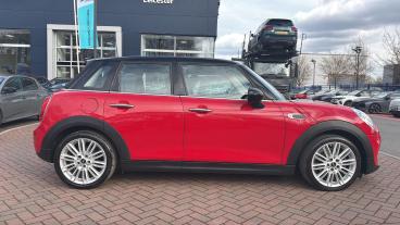 SPOTICAR Mini Hatch 1.5 Cooper Euro 6 (s/s) 5dr Used Car - Saloon Petrol Red - Leicester - 1200588799_2