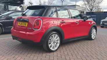 SPOTICAR Mini Hatch 1.5 Cooper Euro 6 (s/s) 5dr Used Car - Saloon Petrol Red - Leicester - 1200588799_3