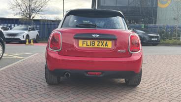 SPOTICAR Mini Hatch 1.5 Cooper Euro 6 (s/s) 5dr Used Car - Saloon Petrol Red - Leicester - 1200588799_4