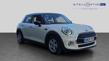 SPOTICAR Mini Hatch 1.5 Cooper Classic Euro 6 (s/s) 5dr Used Car - Saloon Petrol White - Bristol - 1200589240_1