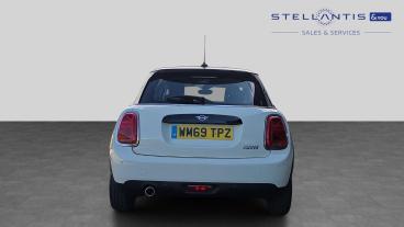 SPOTICAR Mini Hatch 1.5 Cooper Classic Euro 6 (s/s) 5dr Used Car - Saloon Petrol White - Bristol - 1200589240_4