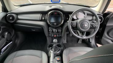SPOTICAR Mini Hatch 1.5 Cooper Classic Euro 6 (s/s) 3dr Used Car - Saloon Petrol Black - Newport - 1200590745_4