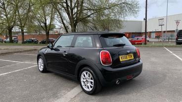 SPOTICAR Mini Hatch 1.5 Cooper Classic Euro 6 (s/s) 3dr Used Car - Saloon Petrol Black - Newport - 1200590745_5