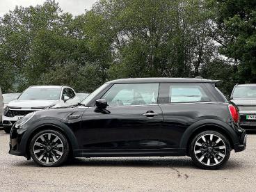 SPOTICAR Mini Hatch 2.0 Cooper S Exclusive Euro 6 (s/s) 3dr Used Car - Saloon Petrol Black - Pontypridd - 1200595685_4