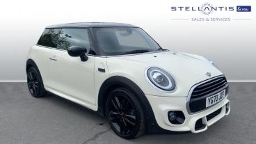 SPOTICAR Mini Hatch 1.5 Cooper Sport Steptronic Euro 6 (s/s) 3dr Used Car - Saloon Petrol White - Stockport - 1200598691_1