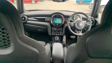 SPOTICAR Mini Hatch 1.5 Cooper Sport Steptronic Euro 6 (s/s) 3dr Used Car - Saloon Petrol White - Stockport - 1200598691_4