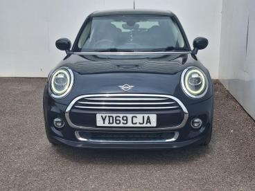 SPOTICAR Mini Hatch 1.5 Cooper Exclusive Steptronic Euro 6 (s/s) 5dr Used Car - Saloon Petrol Black - Trowbridge - 1200604923_3
