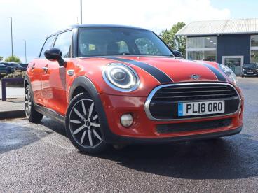 SPOTICAR Mini Hatch 1.5 Cooper Steptronic Euro 6 (s/s) 5dr Used Car - Saloon Petrol Orange - Walsall - 1200605498_1
