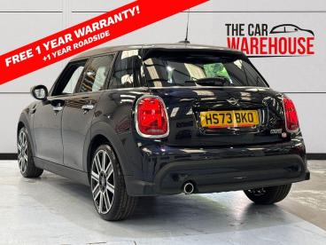 SPOTICAR Mini Hatch 1.5 Cooper Exclusive Steptronic Euro 6 (s/s) 5dr Used Car - Saloon Petrol Black - Swansea - 1200605739_2