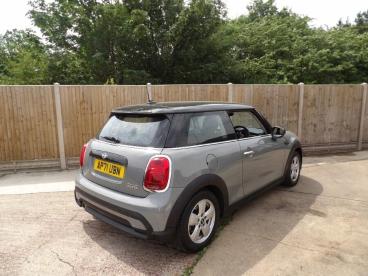 SPOTICAR Mini Hatch 1.5 Cooper Classic Euro 6 (s/s) 3dr Used Car - Saloon Petrol Grey - St Leonards On Sea - 1200607138_4