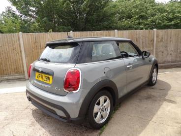 SPOTICAR Mini Hatch 1.5 Cooper Classic Euro 6 (s/s) 3dr Used Car - Saloon Petrol Grey - St Leonards On Sea - 1200607138_5