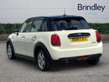SPOTICAR Mini Hatch 1.5 Cooper Euro 6 (s/s) 5dr Used Car - Saloon Petrol White - Cannock - 1200609240_3
