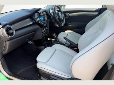 SPOTICAR Mini Hatch 2.0 Cooper S Exclusive Steptronic Euro 6 (s/s) 3dr Used Car - Saloon Petrol Green - Eastbourne - 1200613084_2