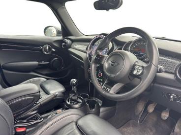 SPOTICAR Mini Hatch 1.5 Cooper Exclusive Euro 6 (s/s) 5dr Used Car - Saloon Petrol Blue - Gloucester - 1200615593_3