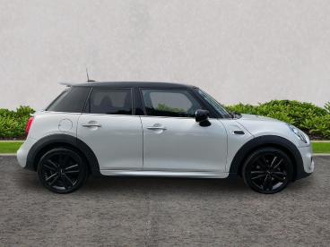 SPOTICAR Mini Hatch 1.5 Cooper Sport Steptronic Euro 6 (s/s) 5dr Used Car - Saloon Petrol Silver - Ashford - 1200615726_5