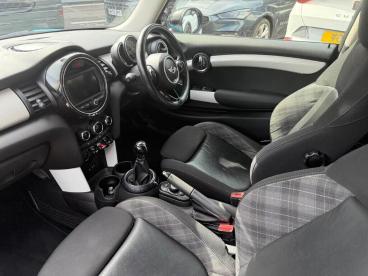 SPOTICAR Mini Hatch 1.5 Cooper Euro 6 (s/s) 3dr Used Car - Saloon Petrol Blue - Stourbridge - 1200616313_2