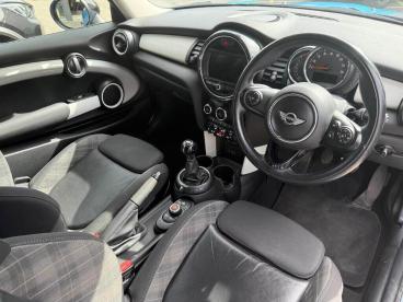 SPOTICAR Mini Hatch 1.5 Cooper Euro 6 (s/s) 3dr Used Car - Saloon Petrol Blue - Stourbridge - 1200616313_5