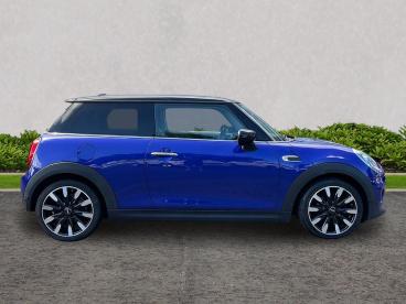 SPOTICAR Mini Hatch 1.5 Cooper Exclusive Steptronic Euro 6 (s/s) 3dr Used Car - Saloon Petrol Blue - Ashford - 1200618546_5