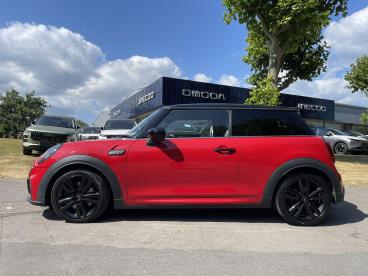 SPOTICAR Mini Hatch 2.0 Cooper S Sport Steptronic Euro 6 (s/s) 3dr Used Car - Saloon Petrol Red - Swansea - 1200620491_5