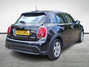 SPOTICAR Mini Hatch 1.5 Cooper Classic Steptronic Euro 6 (s/s) 5dr Used Car - Saloon Petrol Black - Guisborough - 1200628609_3