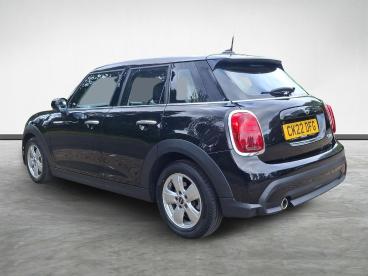 SPOTICAR Mini Hatch 1.5 Cooper Classic Steptronic Euro 6 (s/s) 5dr Used Car - Saloon Petrol Black - Guisborough - 1200628609_5