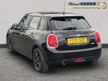 SPOTICAR Mini Hatch 1.5 Cooper Classic Steptronic Euro 6 (s/s) 5dr Used Car - Saloon Petrol Black - Wallsend - 1200631093_2