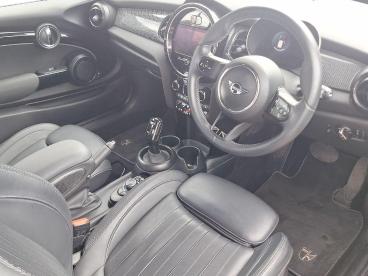 SPOTICAR Mini Hatch 1.5 Cooper Exclusive Steptronic Euro 6 (s/s) 3dr Used Car - Saloon Petrol Blue - Derby - 1200631842_5