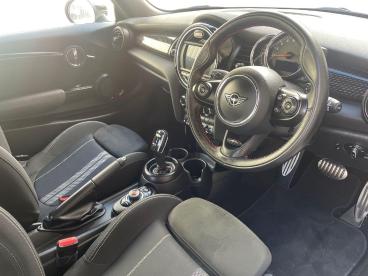 SPOTICAR Mini Hatch 2.0 Cooper S Steptronic Euro 6 (s/s) 3dr Used Car - Saloon Petrol Silver - Sheffield - 1200633235_5