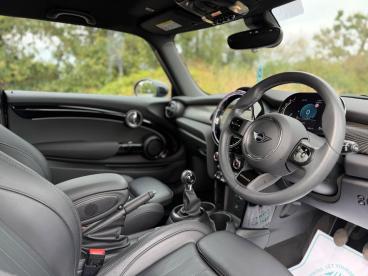 SPOTICAR Mini Hatch 1.5 Cooper Resolute Edition Euro 6 (s/s) 3dr Used Car - Saloon Petrol Black - Balsall Common - 1200633481_2