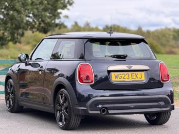 SPOTICAR Mini Hatch 1.5 Cooper Resolute Edition Euro 6 (s/s) 3dr Used Car - Saloon Petrol Black - Balsall Common - 1200633481_4