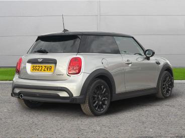 SPOTICAR Mini Hatch 1.5 Cooper Classic Steptronic Euro 6 (s/s) 3dr Used Car - Saloon Petrol Silver - Selby - 1200634470_5