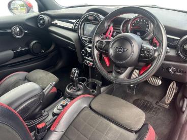 SPOTICAR Mini Hatch 2.0 John Cooper Works Steptronic Euro 6 (s/s) 3dr Used Car - Saloon Petrol Red - Derby - 1200636622_5