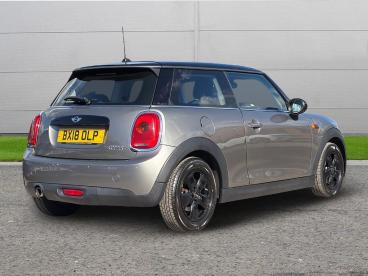 SPOTICAR Mini Hatch 1.5 Cooper Euro 6 (s/s) 3dr Used Car - Saloon Petrol Silver - Selby - 1200640571_5