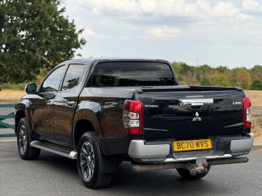 SPOTICAR Mitsubishi L200 2.2 Di-d Dc Barbarian X Auto 4wd Euro 6 (s/s) 4dr Used Car - Commercial Vehicle Diesel Black - Balsall Common - 1200622994_3